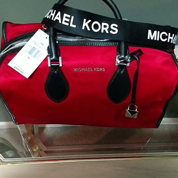 michael kors connie duffle bag